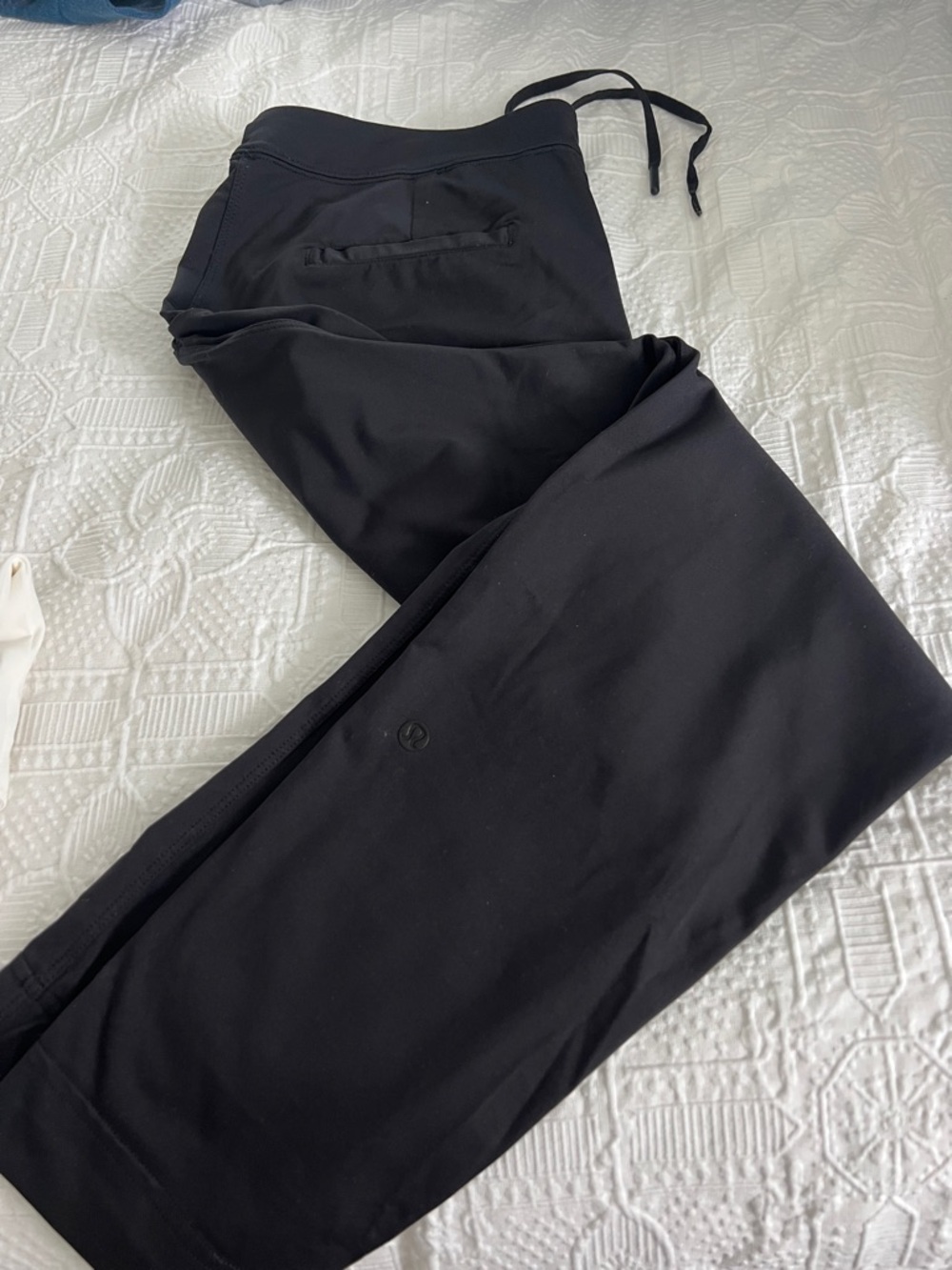 Womens Lululemon Black Drawstring Athletic Pants size 6